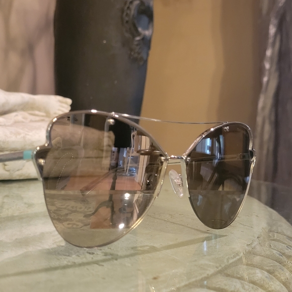 Tiffany & Company TF3063 Cat Eye Butterfly Pilot Sunglasses Mirrored NAM#486 - Picture 9 of 16